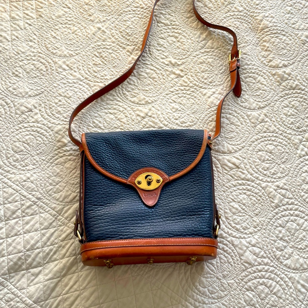 Vintage Dooney & Bourke leather crossbody